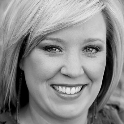 Sara Rhoades Photo 6