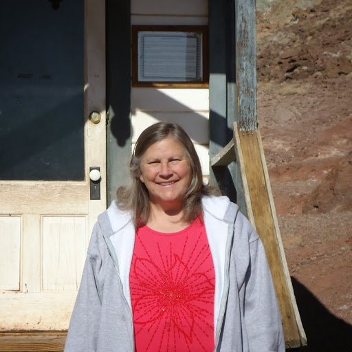 Julie Keegan Photo 32