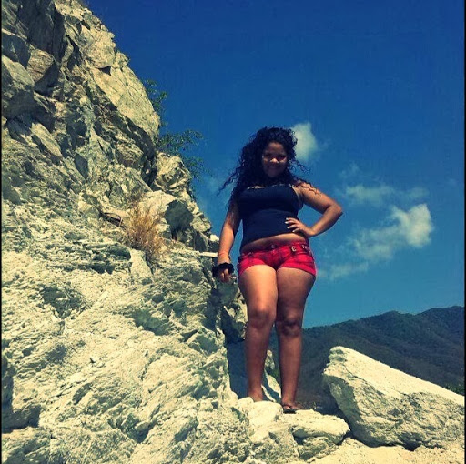 Kelly Martinez Photo 31