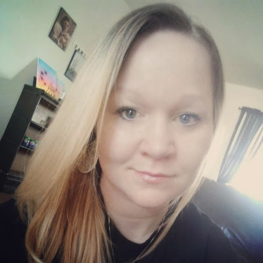 Christina Wallace Photo 12