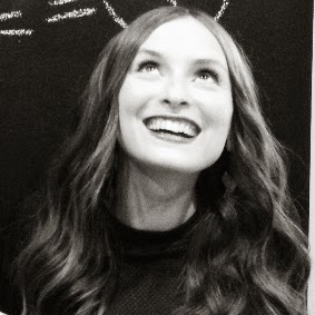 Laura O'Neill Photo 12