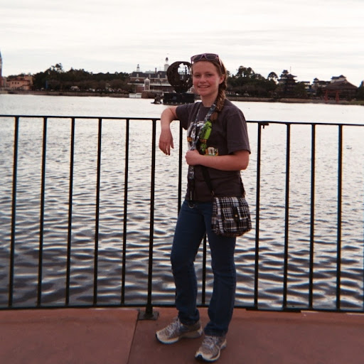 Sarah Vincent Photo 19