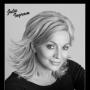 Julie Ingram Photo 7