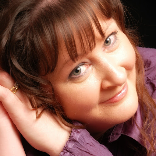 Christine Champion Photo 26