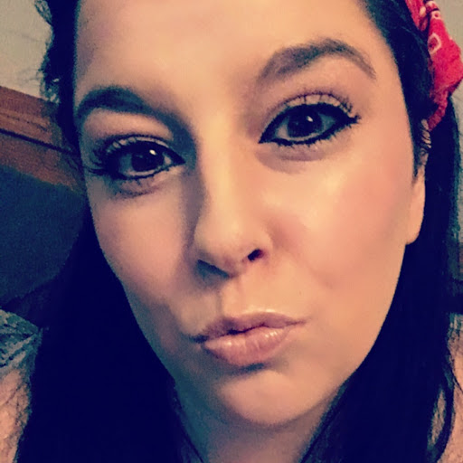 Michelle Redmond Photo 15