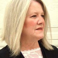 Lynda Richards Photo 30