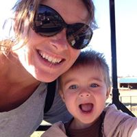 Elizabeth Thurman Photo 11