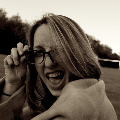 Julia Dobbs Photo 14