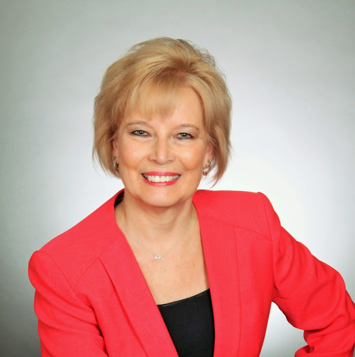 Sandra Lauer Photo 3