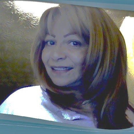 Janet Lugo Photo 15