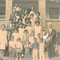 Elizabeth Dowdell Photo 3