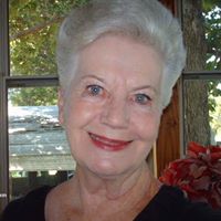 Julia Joyce Photo 17