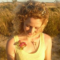 Kirsten Clements Photo 12