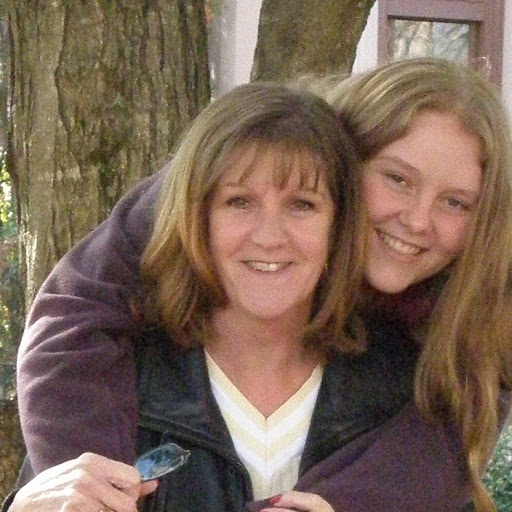 Ellen Hunter Photo 6