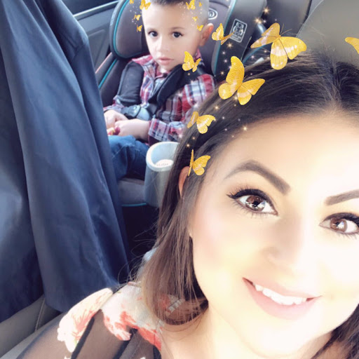 Yesenia Villanueva Photo 8