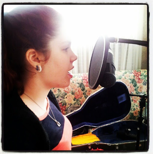 Alyssa Andrews Photo 12