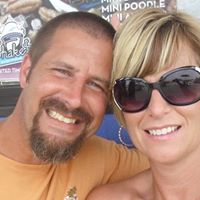 Julie Vaught Photo 17