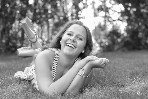 Ellie Wright Photo 11