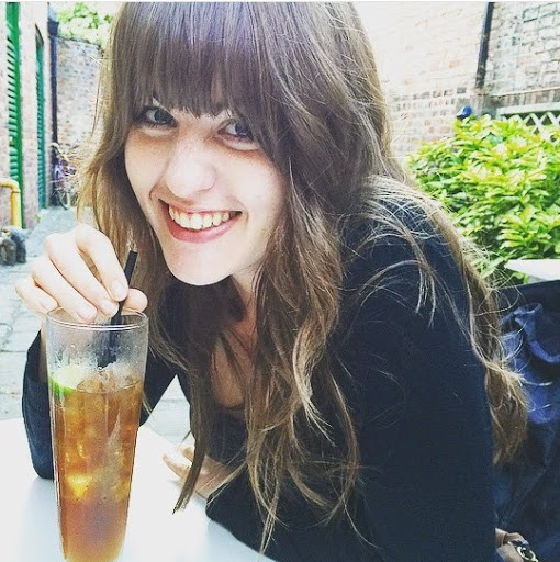 Holly Davies Photo 39