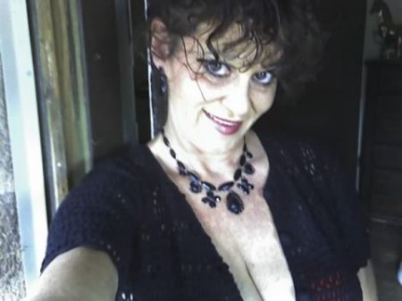 Debra Guthrie Photo 3