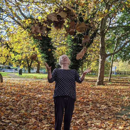 Ann Mackinnon Photo 18