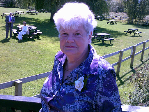Lorna Hall Photo 16