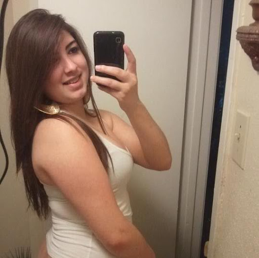 Alexandra Lucas Photo 14