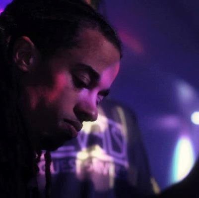 Devon Saunders Photo 27