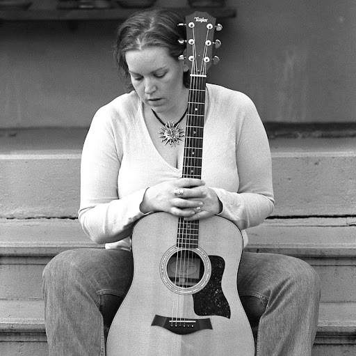 Erin Wallace Photo 11