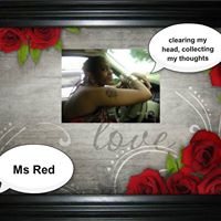 Sandra Red Photo 10