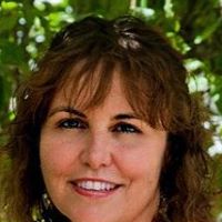 Julie Shanks Photo 9