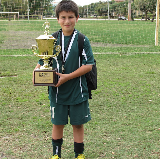 Roberto Fernandez Photo 30