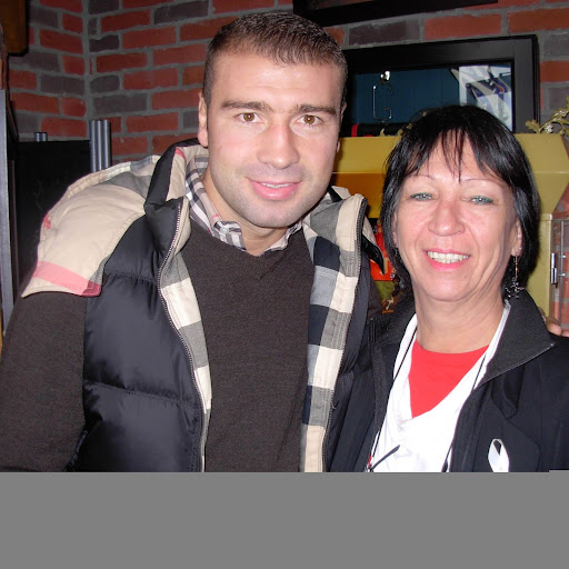 Carole Armstrong Photo 40