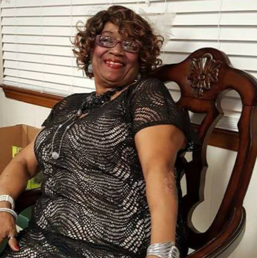 Faye Miller Photo 34