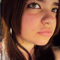 Paula Schilling Photo 17