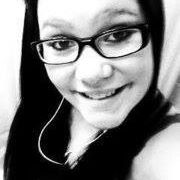 Taylor Simons Photo 26