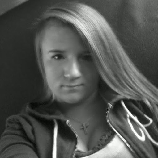 Jenna Young Photo 34