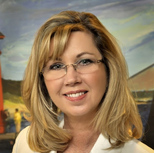 Lori Dalton Photo 27