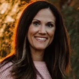 Carolyn Hardy Photo 29