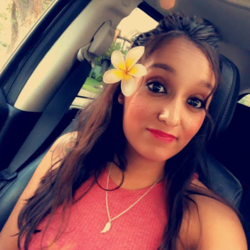 Veronica Estrada Photo 13