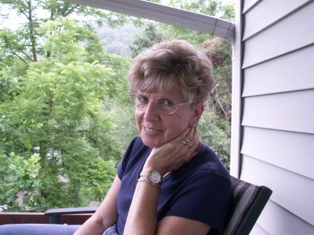 Debbie Mills Photo 1