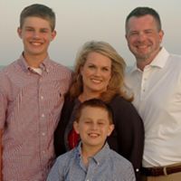 Holly Robbins Photo 30