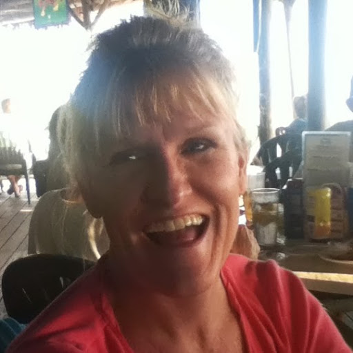 Tracey Groves Photo 13