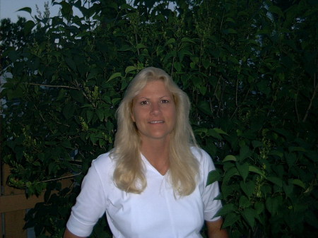 Lynn Wagner Photo 28