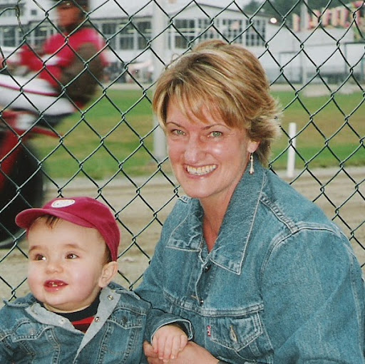 Claudia Richards Photo 16