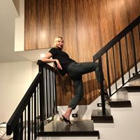 Lara Petersen Photo 9