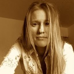 Adrianne Bell Photo 10