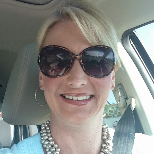 Angela Petersen Photo 18