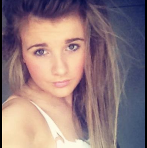 Amelia Short Photo 4