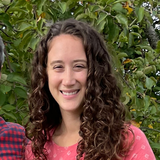 Sarah Youngs Photo 14